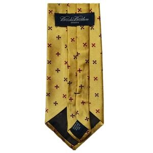 BROOKS BROTHERS Mens Necktie Yellow Silk Geometric Pattern Classic Style Design